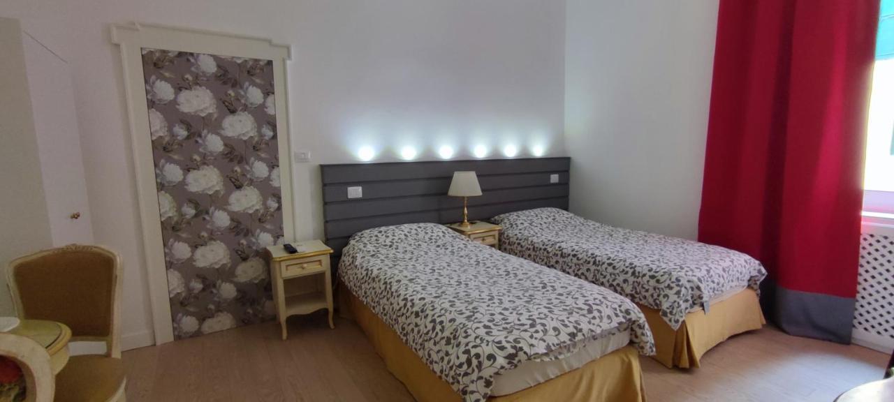 Tweepersoonskamer met 1 of 2 Bedden en Eigen Badkamer