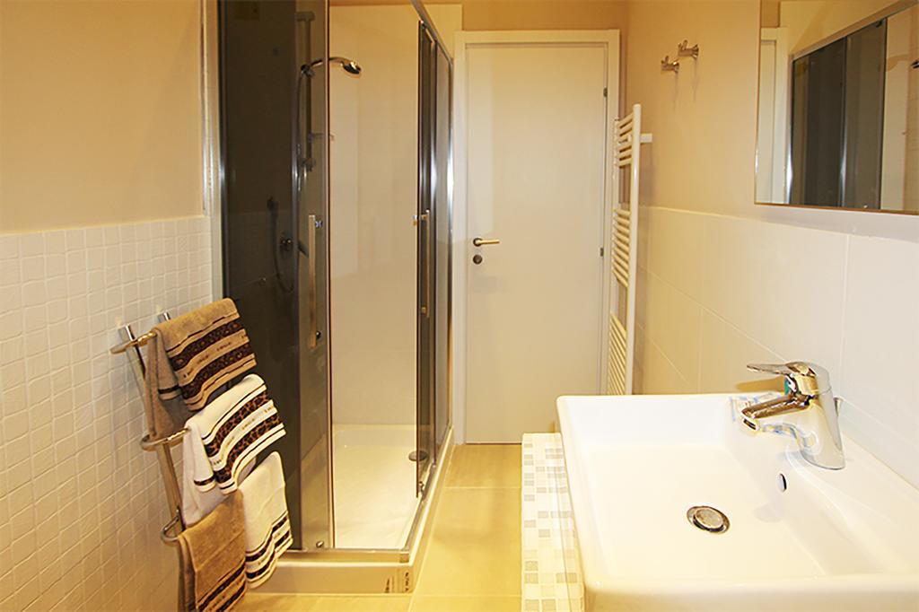 Double Room,221374109:JPEG