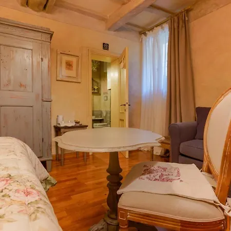 Gallery Guesthouse By Lesdomus-3