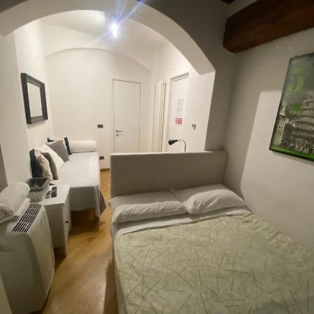 B&B And Home La Piazzetta Della Pioggia-3