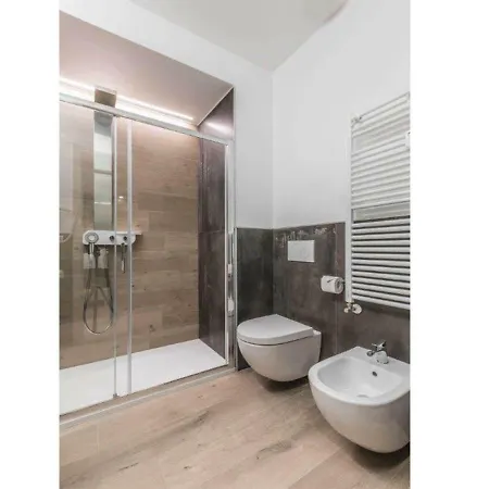 Astoria Deluxe Rooms-2